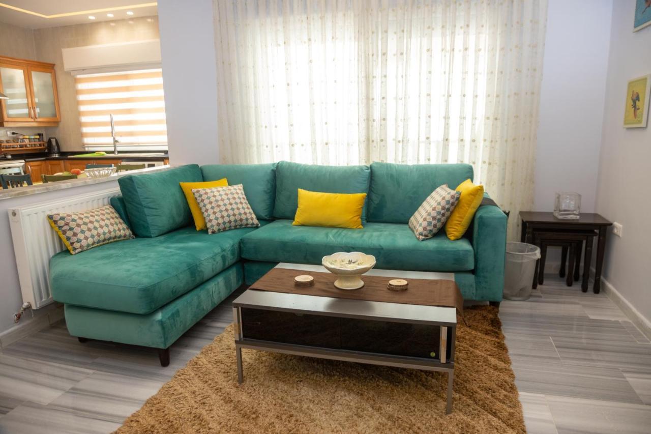 Luxury 3br Apartment, Der Ghbar 165m2 *