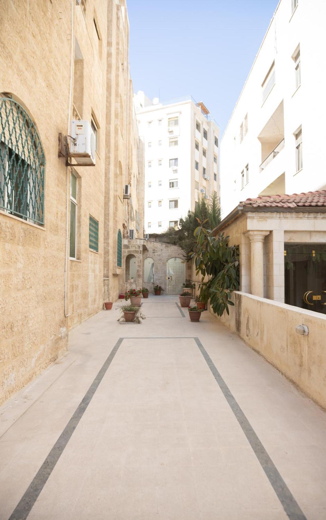 Apartment Luxury 3br Apartment, Der Ghbar 165m2