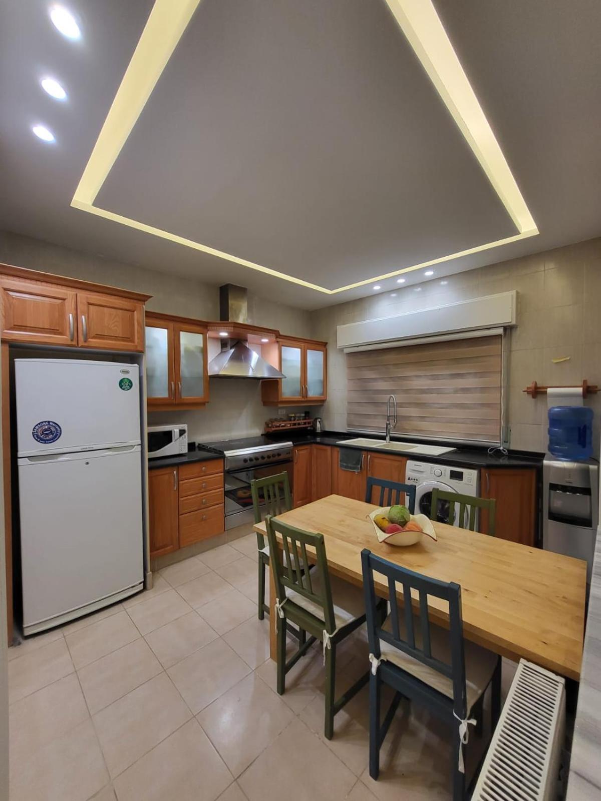 Luxury 3br Apartment, Der Ghbar 165m2